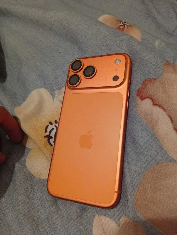 Iphone 17 pro max — фото 1