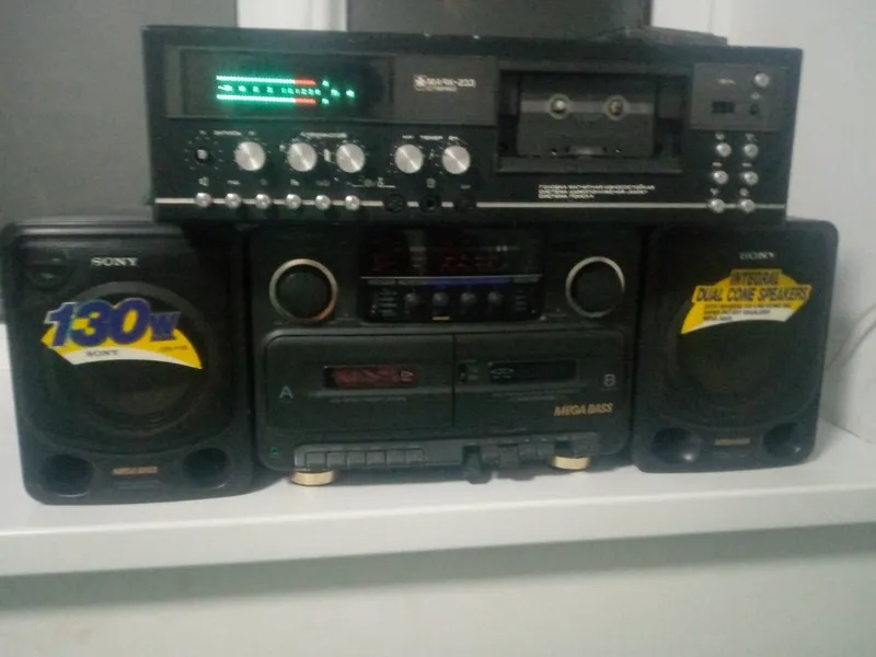Маяк-233 va SONY CFS-715S Magnitofonlari sotiladi holati a'lo va yangi