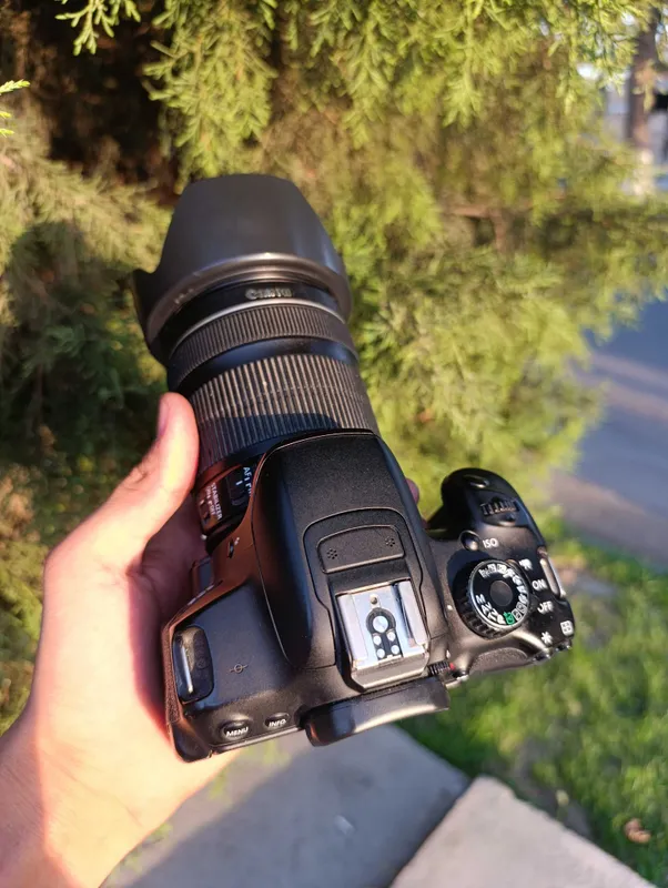 Canon EOS 650D orginal obektivi bilan sotiladi