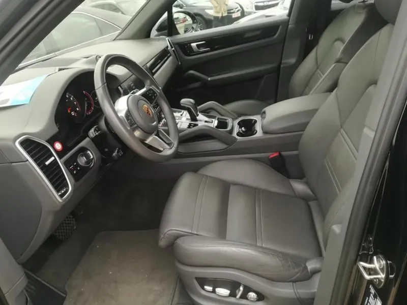 Продаётся Porsche Cayenne 20 4 Продаётся Porsche Cayenne 20 4