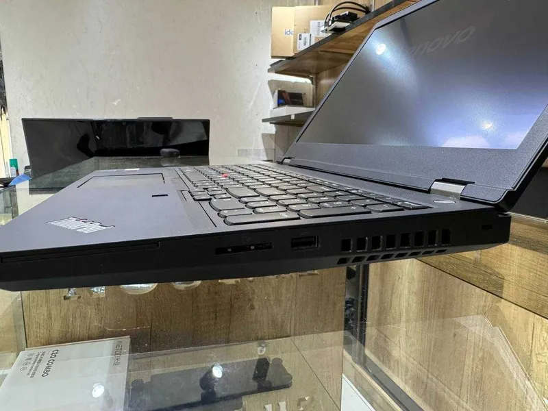 Lenovo ThinkPad P15 Core i9-10885H, 32 GB tezkor xotira, 512 GB SSD, Nvidia RTX 5000 6 Lenovo ThinkPad P15 Core i9-10885H, 32 GB tezkor xotira, 512 GB SSD, Nvidia RTX 5000 6