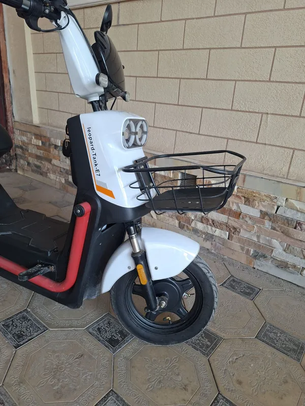 Elektro skuter ideal holatda xchqanaqa aybi yoq kelishtirib beraman 4