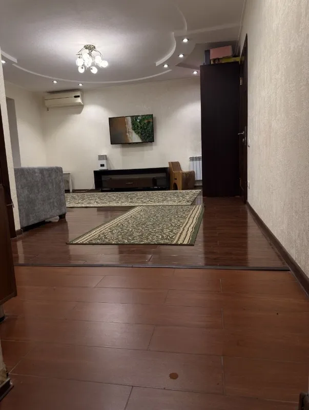 2 xonali kvartira, 72 m2, Mirobod 1