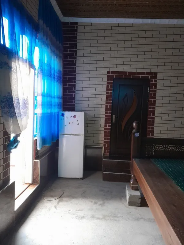 Holati yaxshi boʻlgan hovli sotiladi