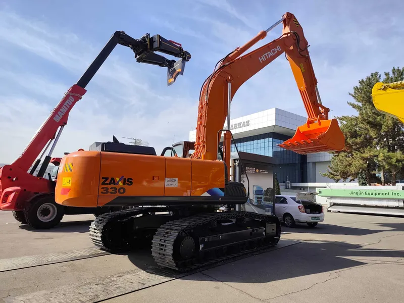 Гидравлический экскаватор Hitachi ZX330-5A — фото 2