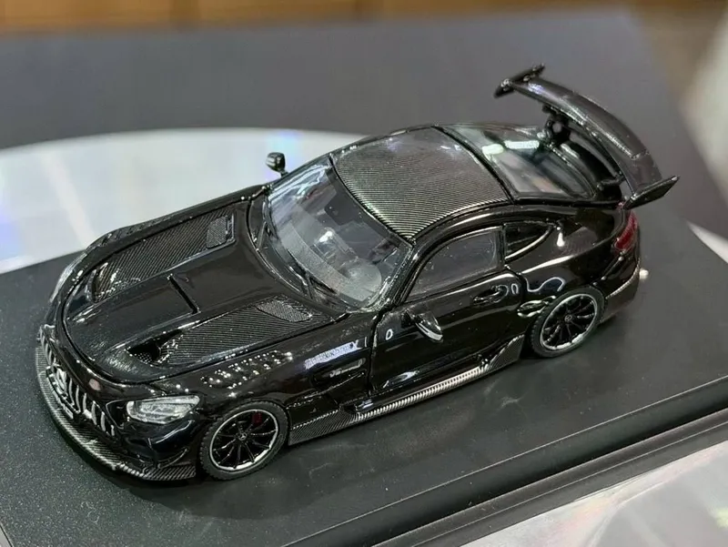 1;64 Mercedes-Benz AMG GT — фото 1