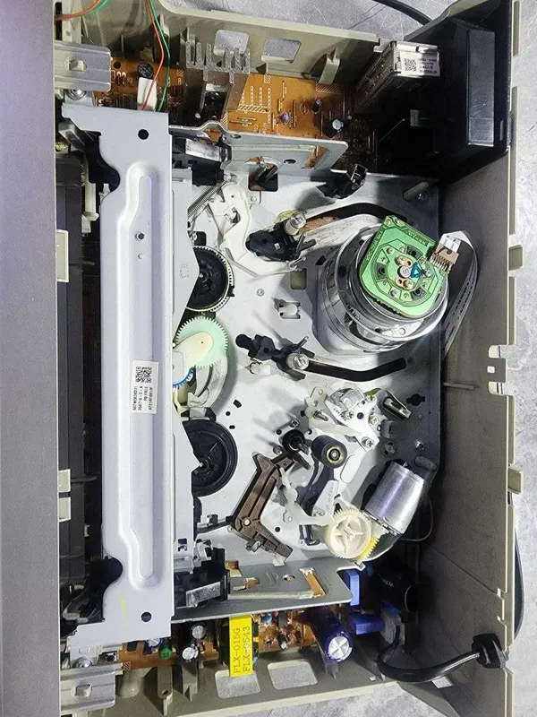 Видео магнитофон Lg GL172W в идалном состоянии — фото 6