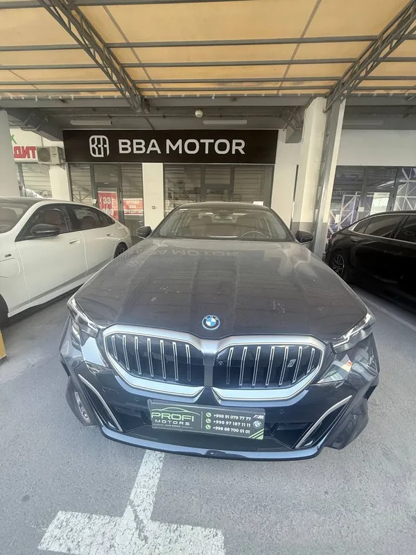 BMW i5 40L M Paket 2025 yil 1 BMW i5 40L M Paket 2025 yil 1