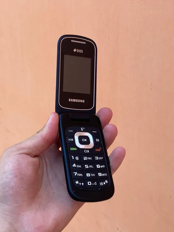 Samsung на 2 SIM-карты, идеальный 1