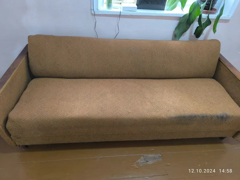Срочно продается раскладной диван 2