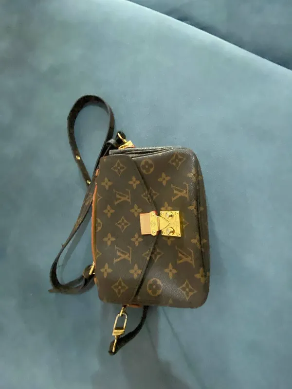 original LV sumkasi