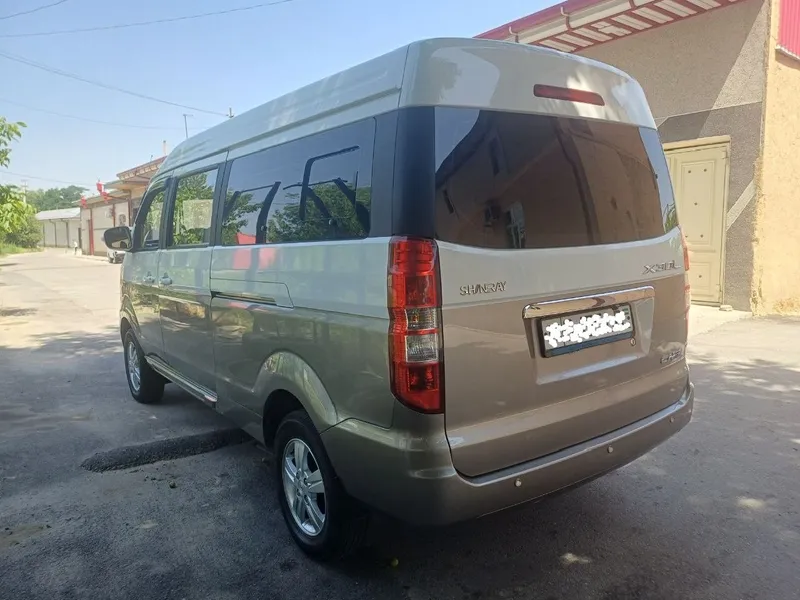 Микроавтобус ShINERAY X 30L 3 Микроавтобус ShINERAY X 30L 3