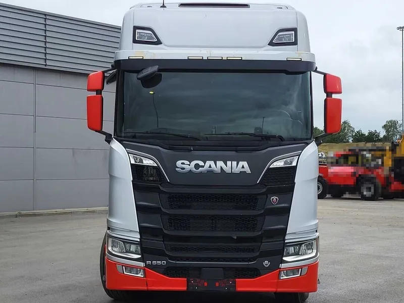 Шасси грузовика Scania R650 3