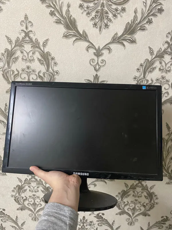 HDD - 2 TB и Монитор — фото 1