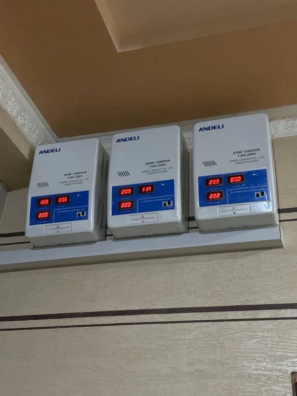 15 kVA devorga ilinadigan stabilizator | Uy va ofis uchun — фото 5
