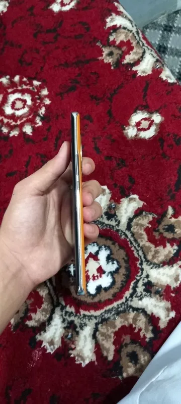 Honor x9b aybi yo hamma joyi radnoy 12+8 ga 256 xotira narxi 3mln 2
