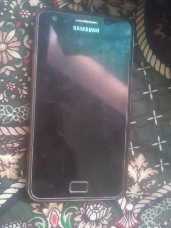 samsung telefon xotisi. 43 yab yangi telefo