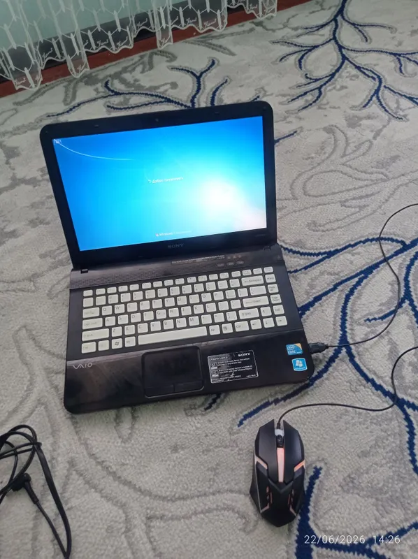 Noutbuk VAIO sotiladi