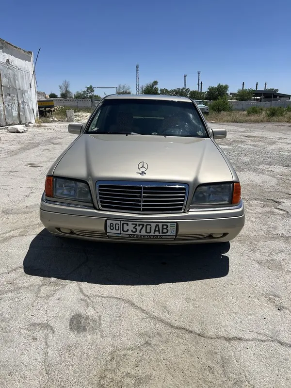 W202 sotiladi narxi kelishiladi W202 sotiladi narxi kelishiladi