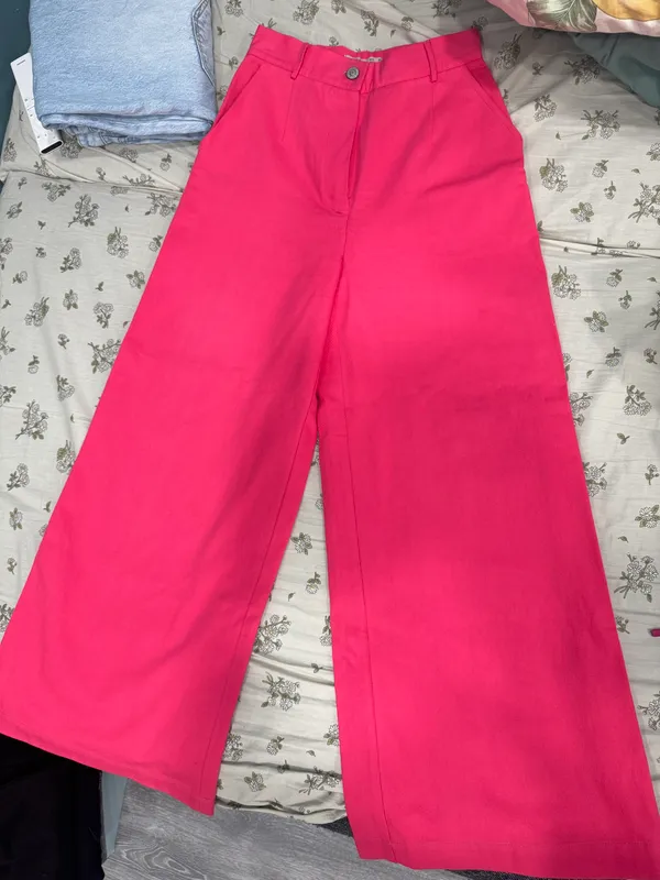 Pink islandдан yorqin jinsi shimlar 1 Pink islandдан yorqin jinsi shimlar 1