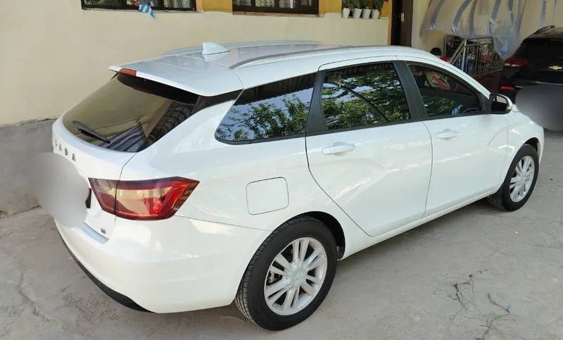 Lada Vesta sotiladi 2