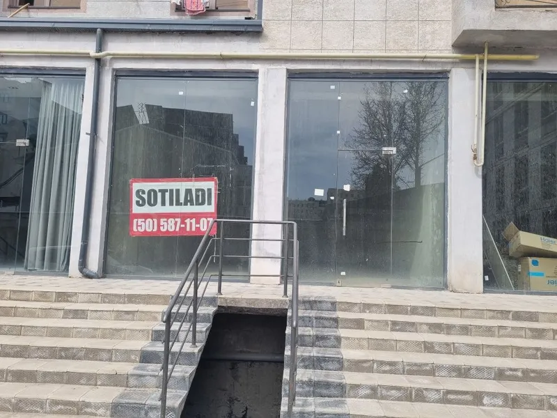 Buxoro Shahar, vagzal tomon eski stadion yoni 1 etaj magazin sotiladi — фото 1