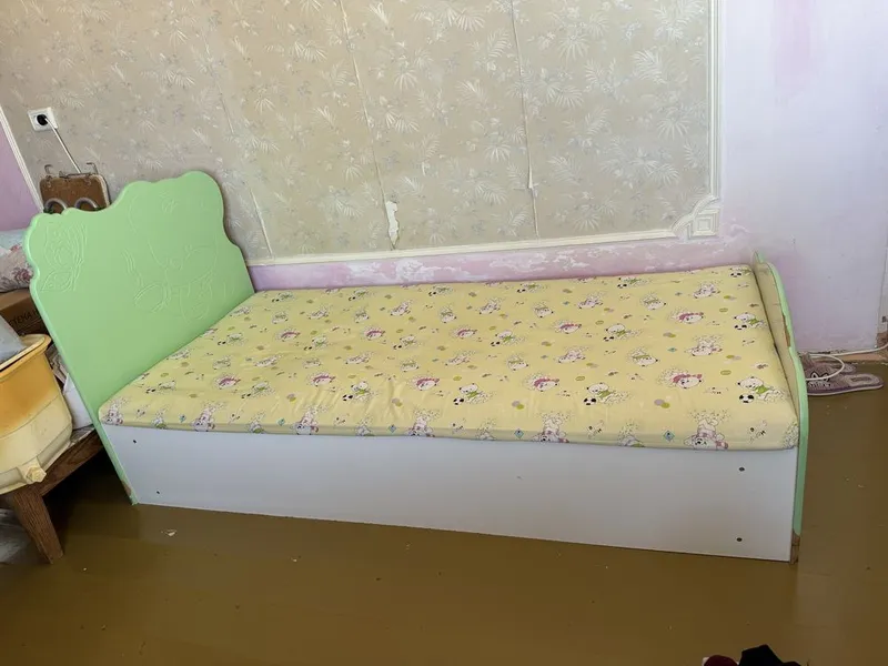 Кровать