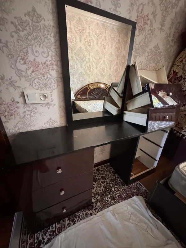 Yotoqxona mebel garnituri sotiladi 4 Yotoqxona mebel garnituri sotiladi 4