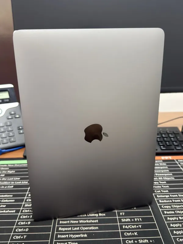 Macbook pro M2 8/256 — фото 2
