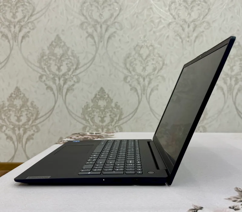 Noutbuk - Lenovo V15 G5 IRL 4 Noutbuk - Lenovo V15 G5 IRL 4