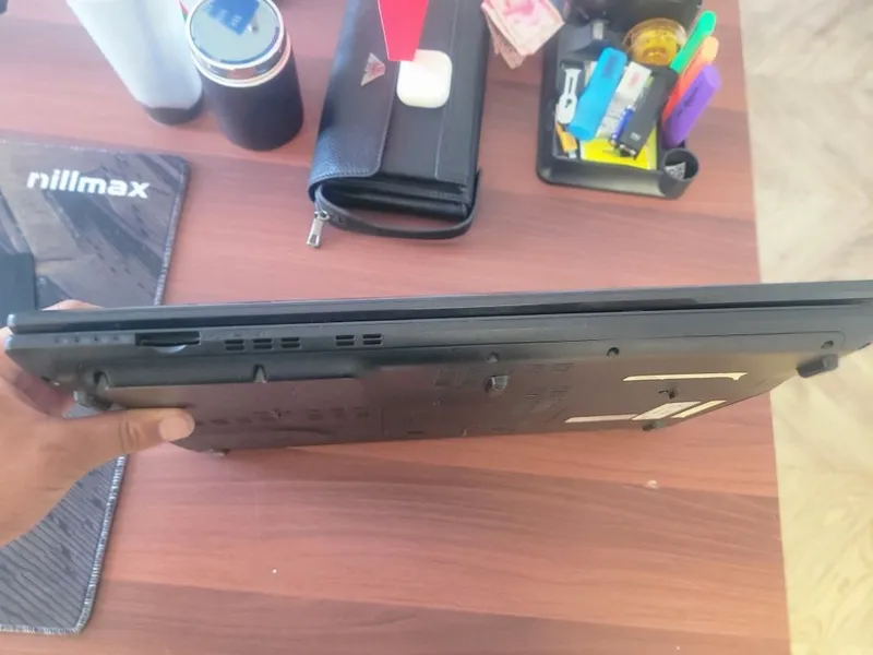 Acer V3-771 juda yaxshi holatda 3 Acer V3-771 juda yaxshi holatda 3