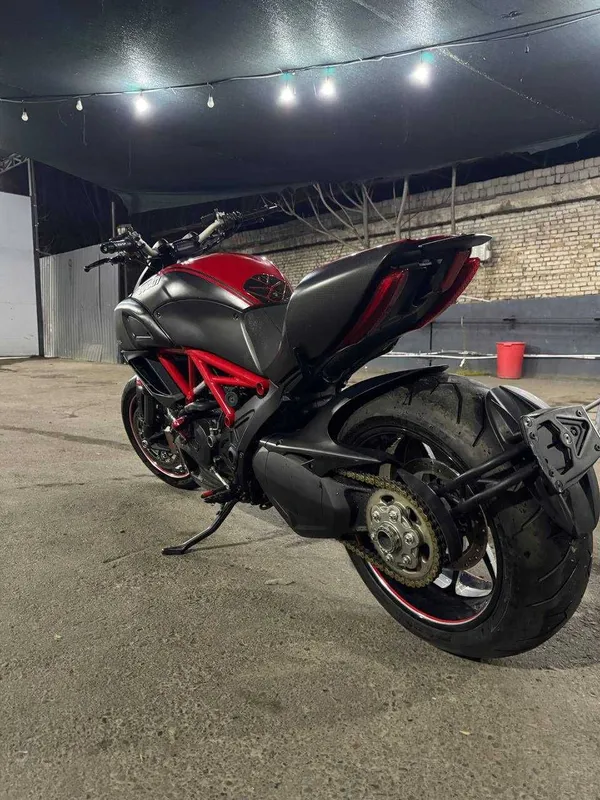 Ducati Diavel Carbon — фото 6