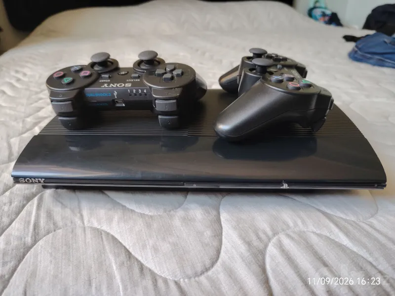 Playstation 3 slim 4 Playstation 3 slim 4