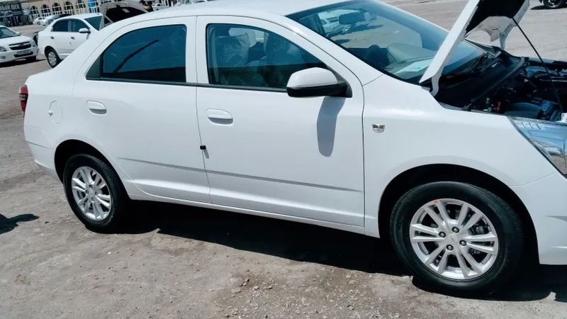 Shevrolet cobalt 2022 4