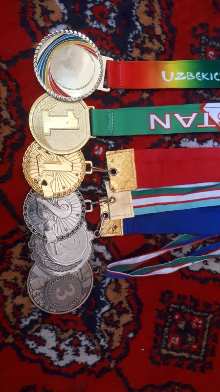 6 спортивные медали Очень хорошом виде Можно отдел