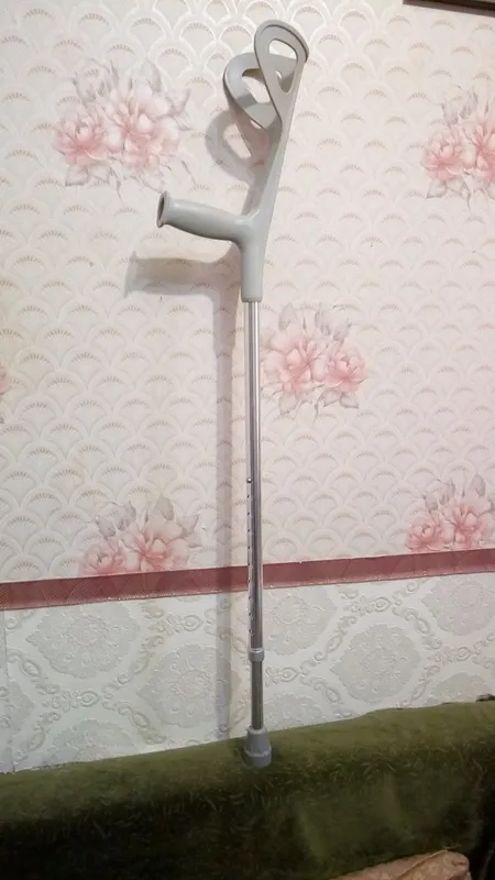Костыль новый.серого цвета — фото 1