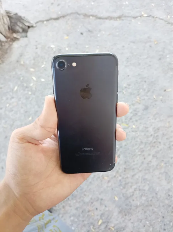 iphone 7 qora rangli 3