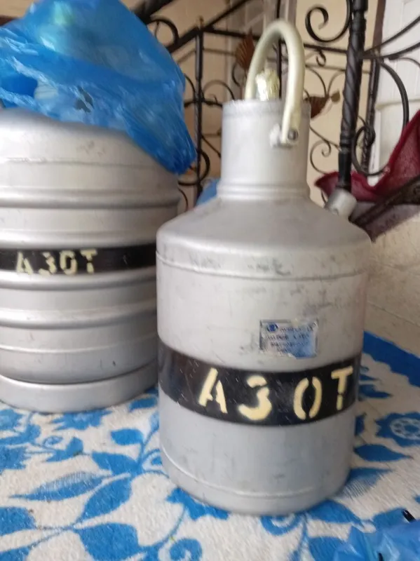 Срочно продам сосуд дьюар для жидкого азота 6 и 18 литровые