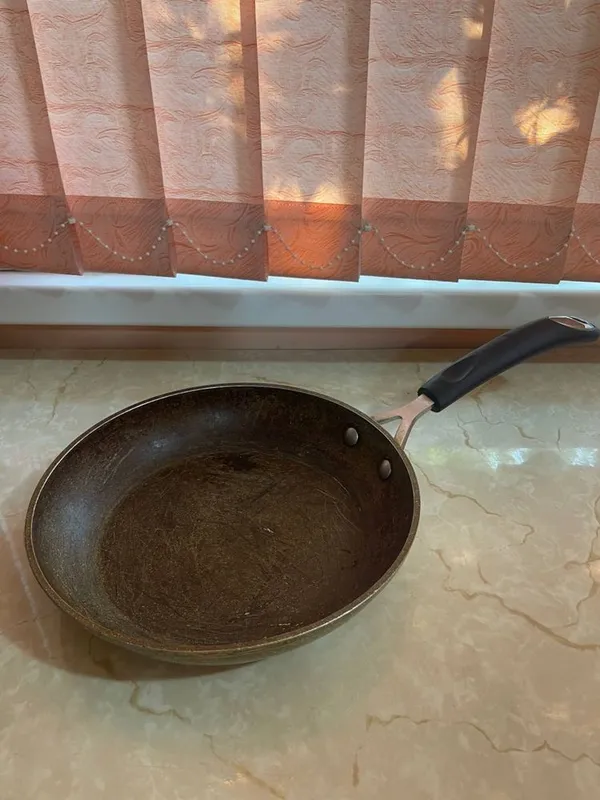 Продается сковородка с удобной ,ненагревающейся ручкой — фото 3
