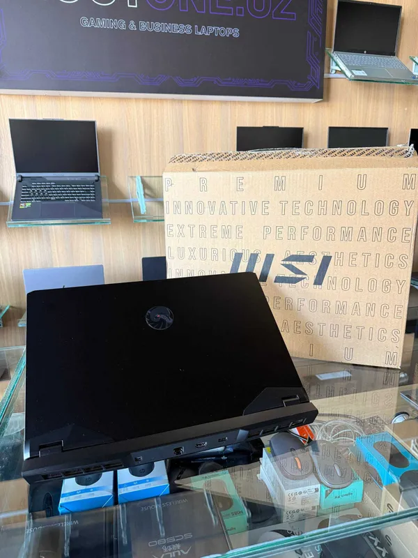 Noutbuk MSI Alpha 17 R9-7945HX RTX 4070 16/1 TB 17.3" QHD 240Hz