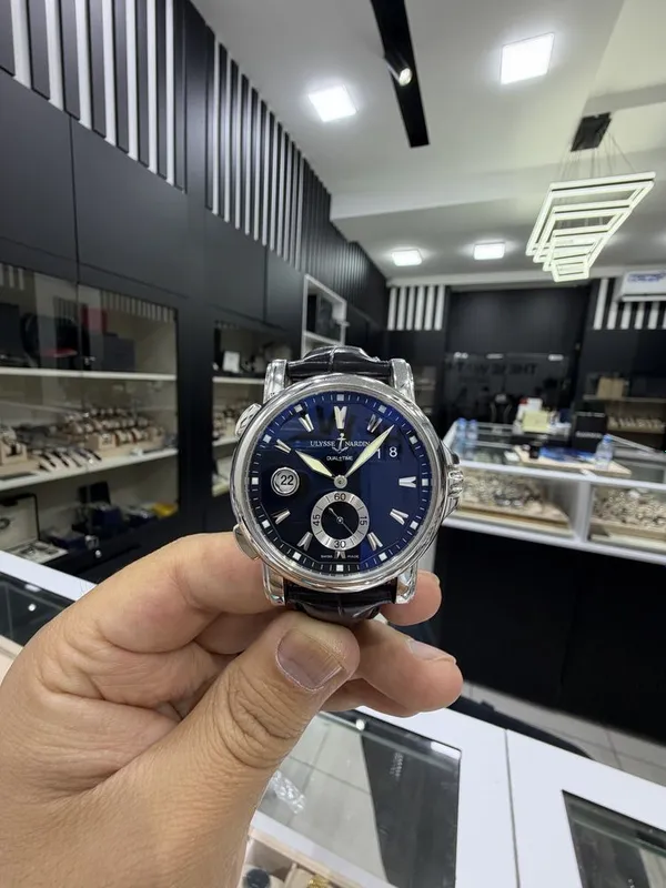 Ulysse Nardin Executive Dual Time 1