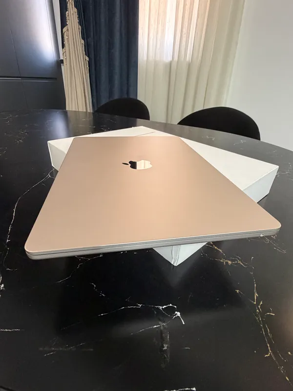 macbook 15 air m3 8 256 gb 4