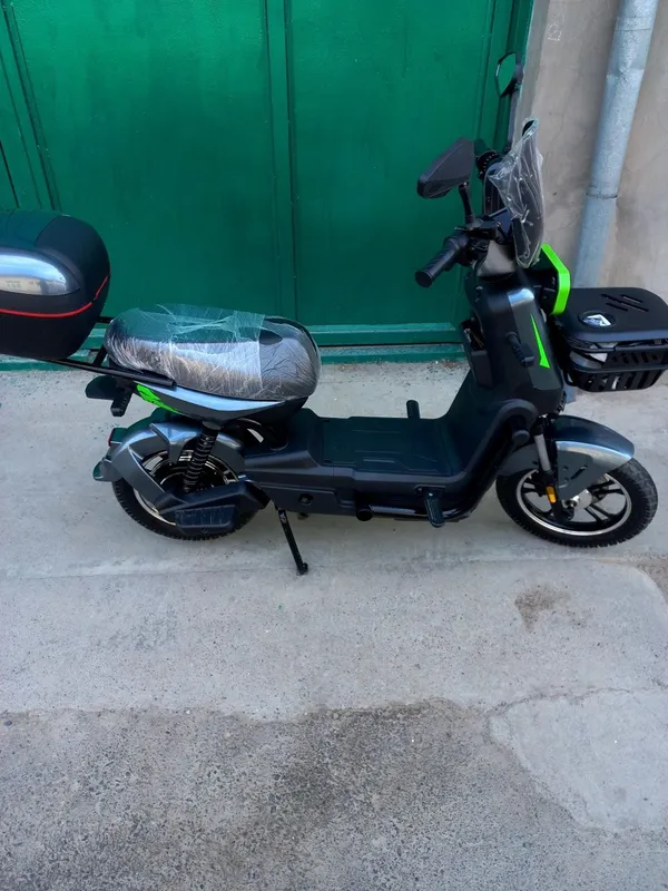 Skuter moped sotiladi 2