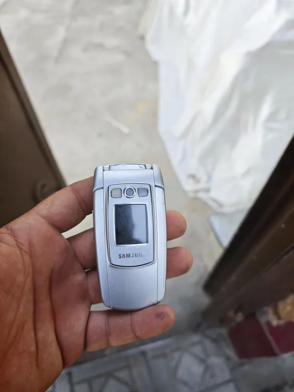 Самсунг SGH 710 идеал холатта 3 Самсунг SGH 710 идеал холатта 3