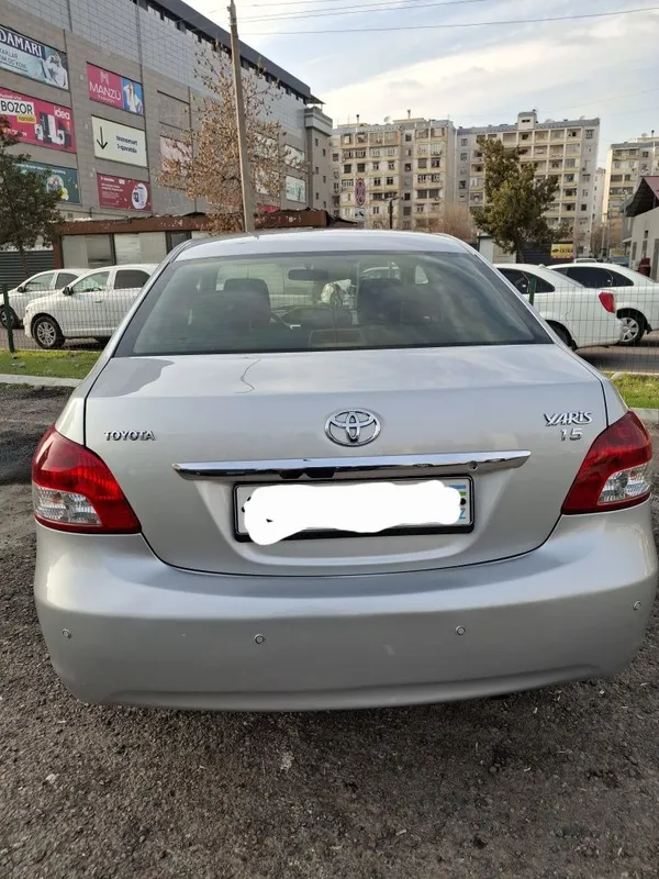 Продам Toyota Yaris 1.5 м/т — фото 1