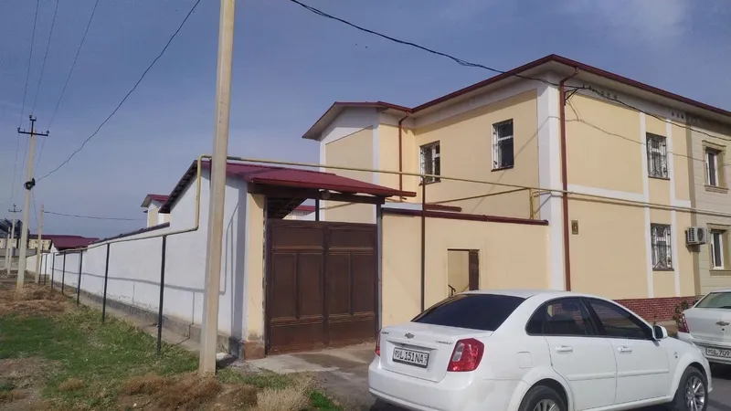 Yangi bunyod etilayotgan QARSHI CITY oldida 2 etajli 4 xonali+oshxona+