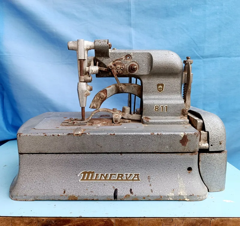 MINERVA 811 sanoat tikuv mashinasi

Chexoslovakiya
