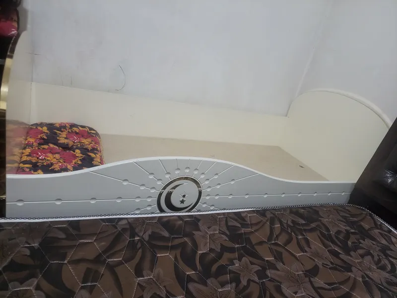 shiqaf 2 divan 2 etaj edi bolingan