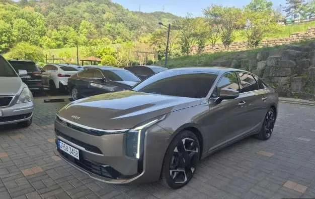 Kia K8 Signature