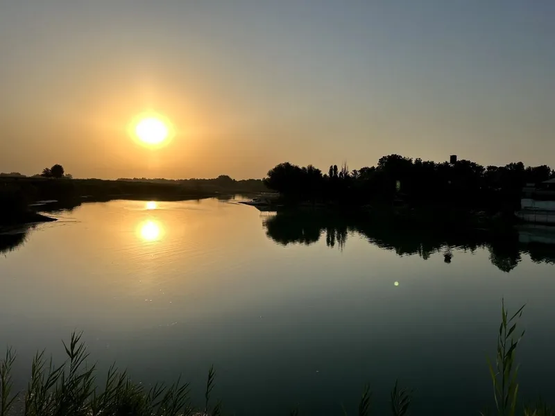 Yer uchaska sotiladi 7 sotik